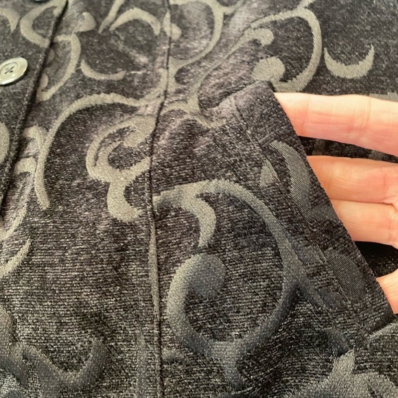 Elegant Black Patterned Velvet Women's Jacket Size Large - Picture 6 of 9